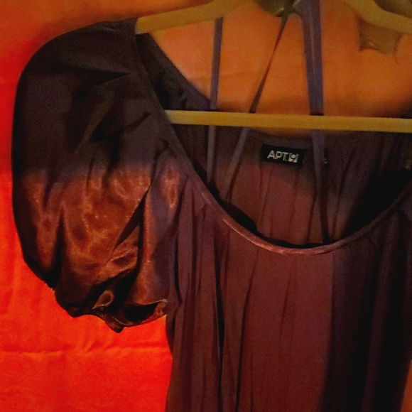 APT 9 Top - Picture 2 of 4